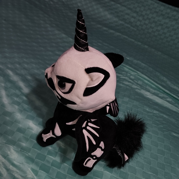 Killstar Kreepture 'Bone Myth' - SOLD OUT, NO RESTOCKS! Collectible - Picture 3 of 5